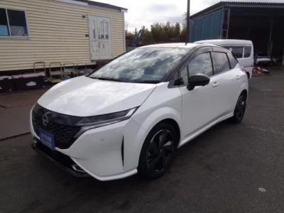 Nissan Aura