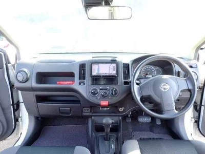 Nissan AD
