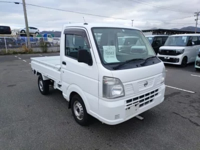 Nissan NT100 Clipper