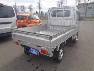 Nissan NT100 Clipper