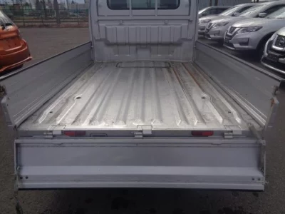Nissan NT100 Clipper