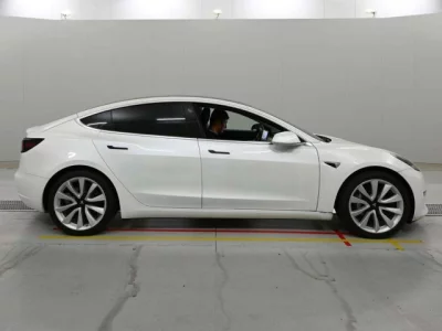 Tesla MODEL3