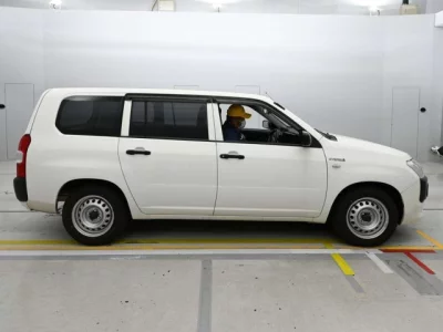 Toyota Succeed