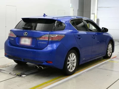 Lexus CT200h