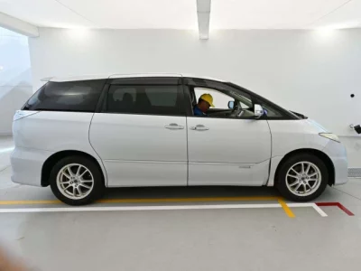 Toyota ESTIMA HYBRID