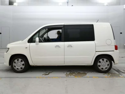 Honda Mobilio Spike