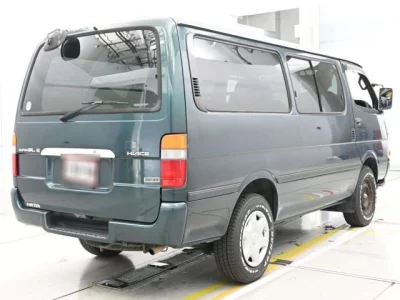 Toyota HiAce Van