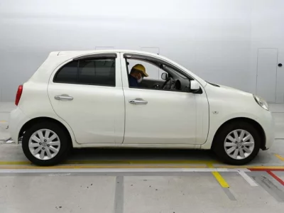Nissan March