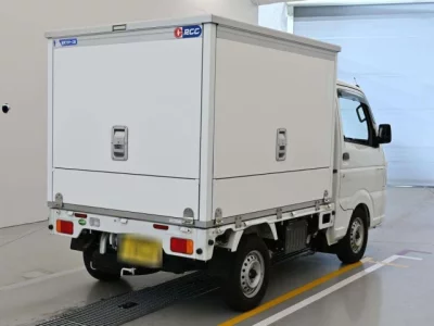 Nissan NT100 Clipper
