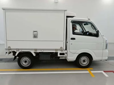 Nissan NT100 Clipper