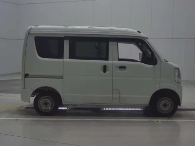 Mitsubishi Minicab Van
