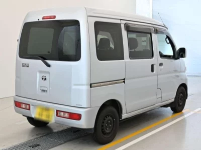 Toyota Pixis Van