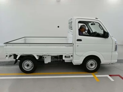 Nissan NT100 Clipper