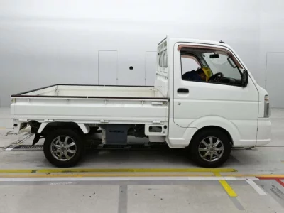 Nissan NT100 Clipper