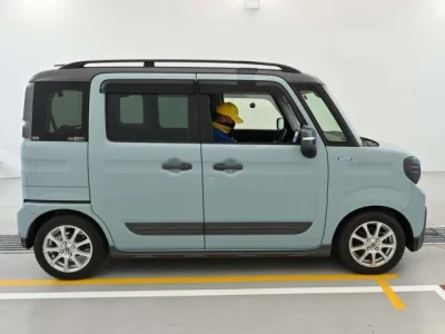 Suzuki Spacia Gear