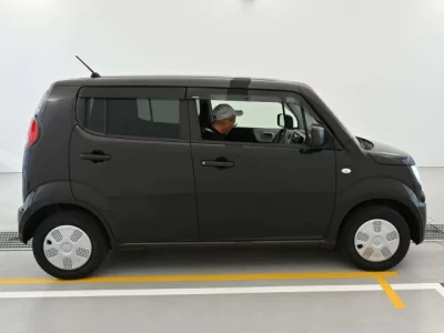 Suzuki MRWAGON
