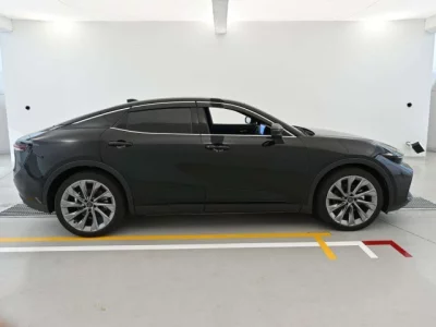 Toyota CROWN CROSSOVER