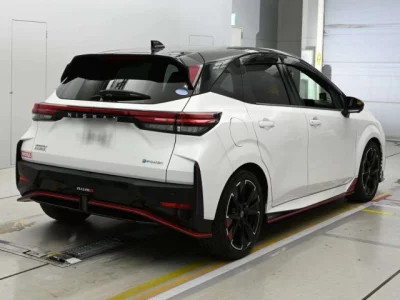 Nissan Aura