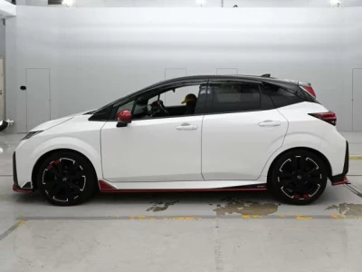 Nissan Aura