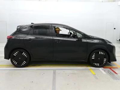 Nissan AURA