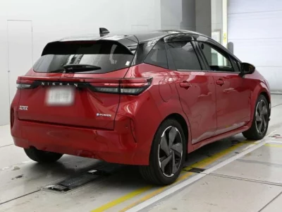 Nissan Aura
