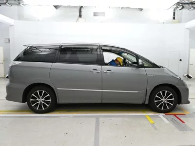 Toyota ESTIMA HYBRID