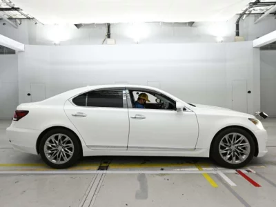Lexus LS460L