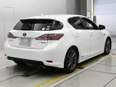 Lexus CT200h