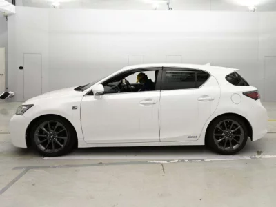 Lexus CT200h