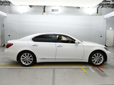 Lexus LS600h