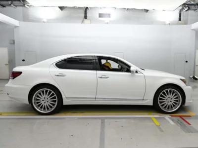 Lexus LS460L