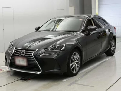 Lexus IS