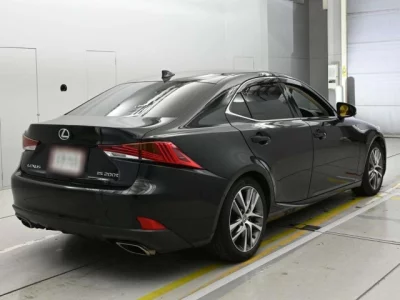Lexus IS