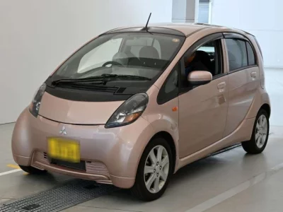 Mitsubishi i