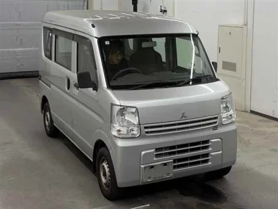 Mitsubishi Minicab Van
