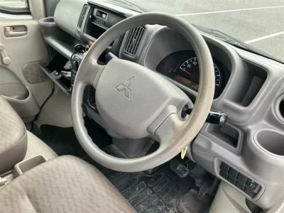 Mitsubishi Minicab Van
