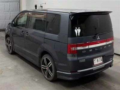 Mitsubishi Delica D:5