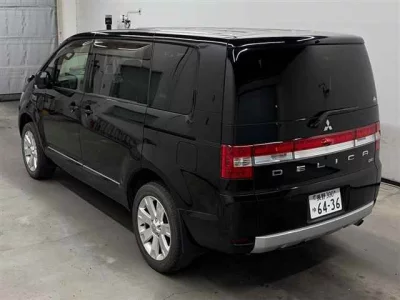Mitsubishi Delica D:5