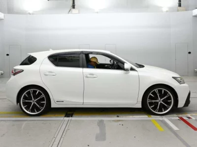 Lexus CT200h