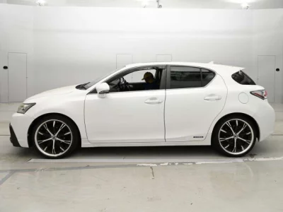 Lexus CT200h