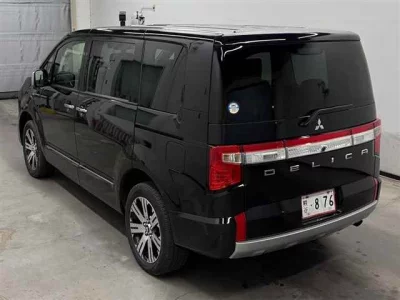 Mitsubishi Delica D:5