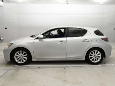 Lexus CT200h