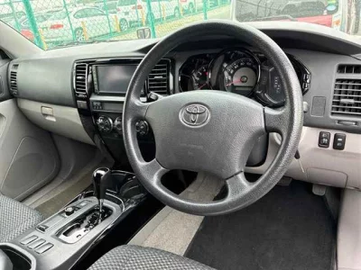 Toyota HILUX SURF