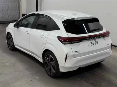 Nissan Aura