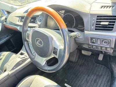 Lexus CT200h