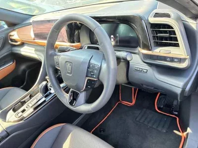 Toyota CROWN CROSSOVER