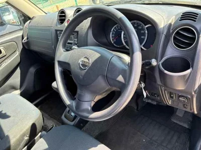 Nissan Kix