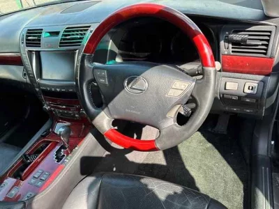 Lexus LS460L