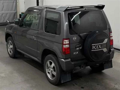 Nissan Kix