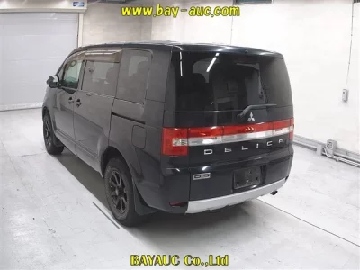 Mitsubishi Delica D:5